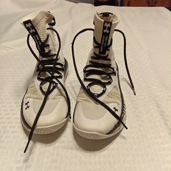 Under Armour Women's Highlight Ace 2.0 Volleyball Shoes 8.5 Black/White - Picture 1 of 6